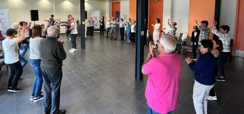 Personas usuarias del Pipap bailando.