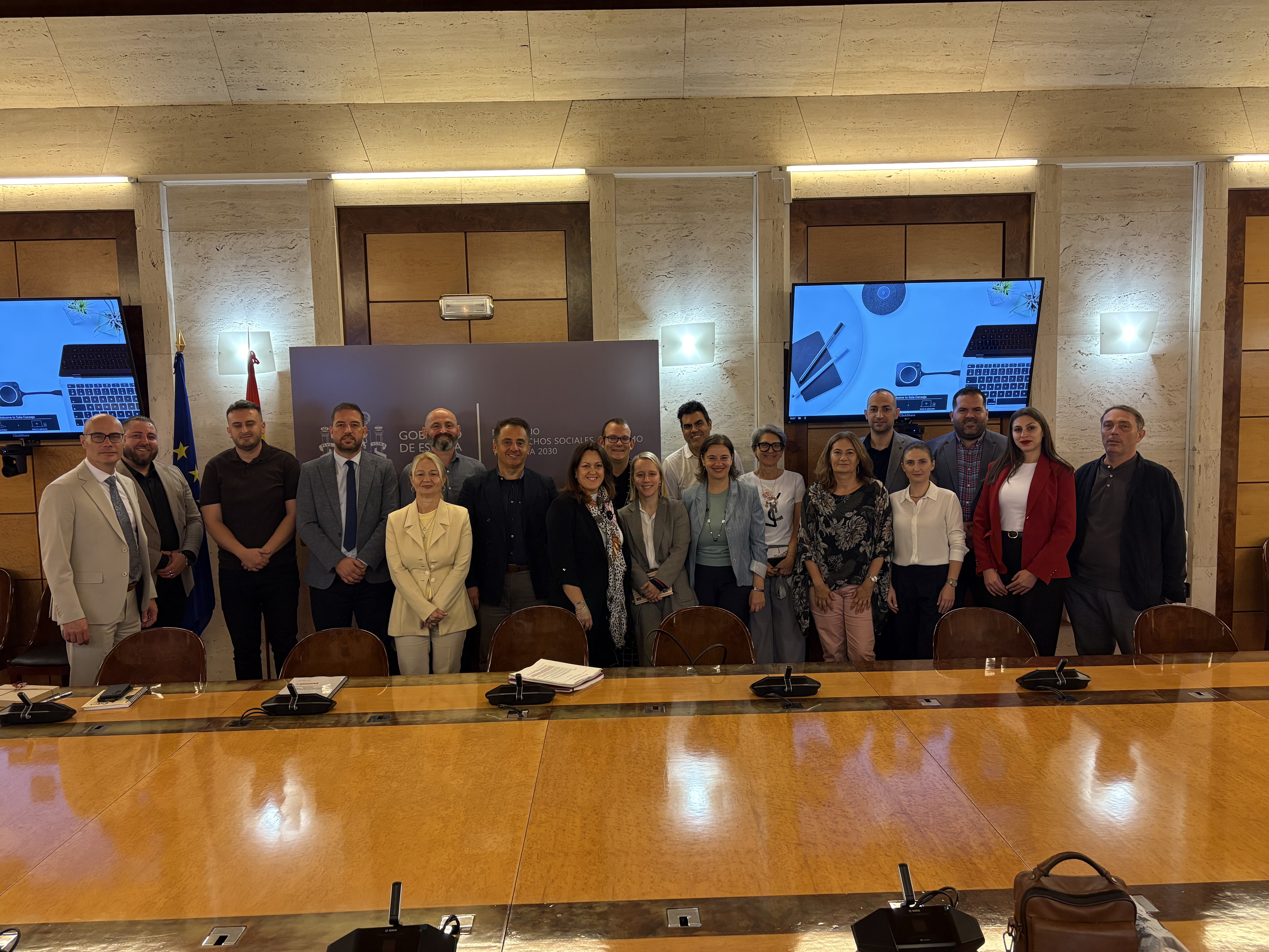 Participantes en la reunión.